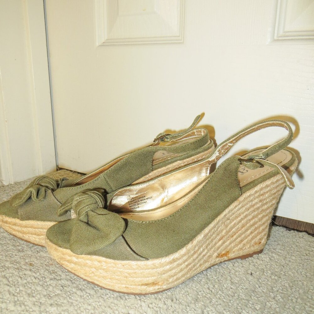 ANA Now Peep Toe Wedge Sandals Size 7 Womens Olive Green Brown Rope Fabric Sling